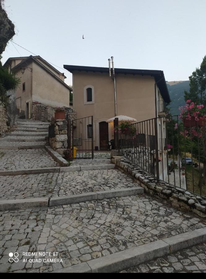 Casa Vacanze Al Castello Виллетта-Барреа Экстерьер фото